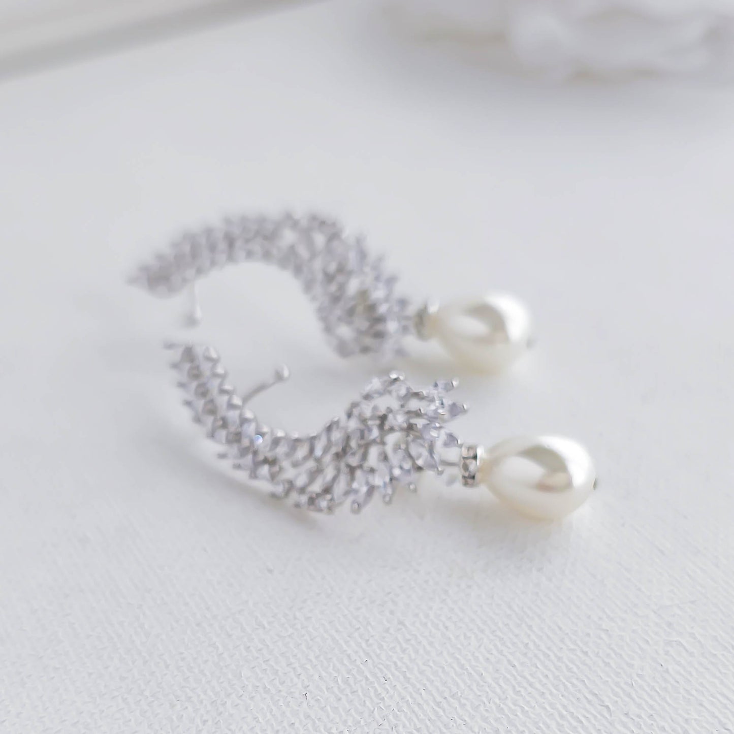 Detachable Pearl Ear Cuffs: A Modern Twist for Your Wedding Day-Adena