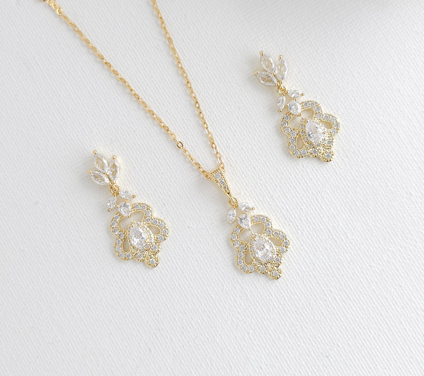 Vintage Gold Jewellery Set (Earrings & Necklace) - Norma