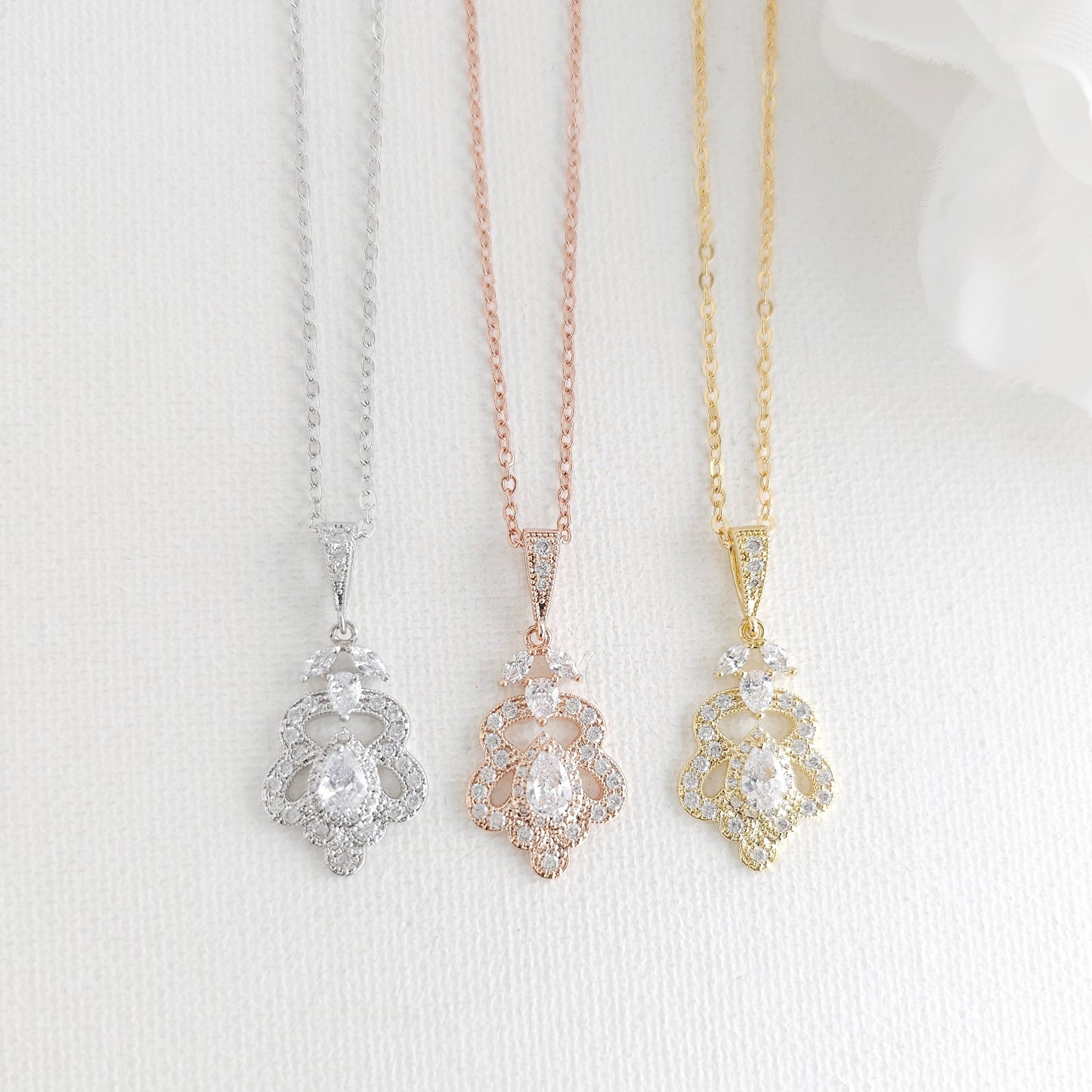 Vintage Gold Jewellery Set (Earrings & Necklace) - Norma