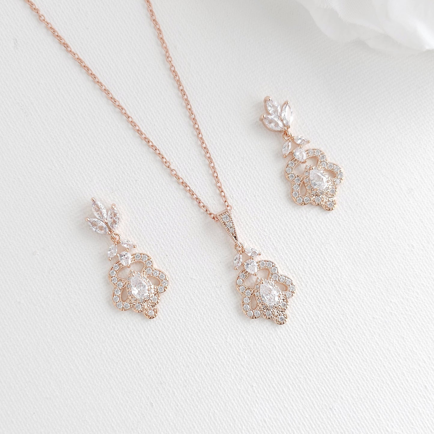 Vintage Gold Jewellery Set (Earrings & Necklace) - Norma