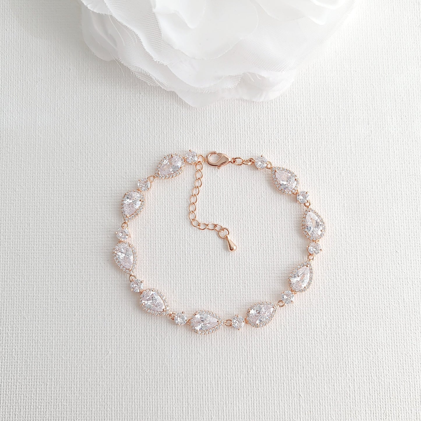 Elegant Gold Jewellery Set for Brides: With Earrings, Necklace and Bracelet-Raya