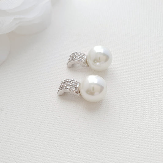 Freshwater Pearl Stud Earrings Claudia