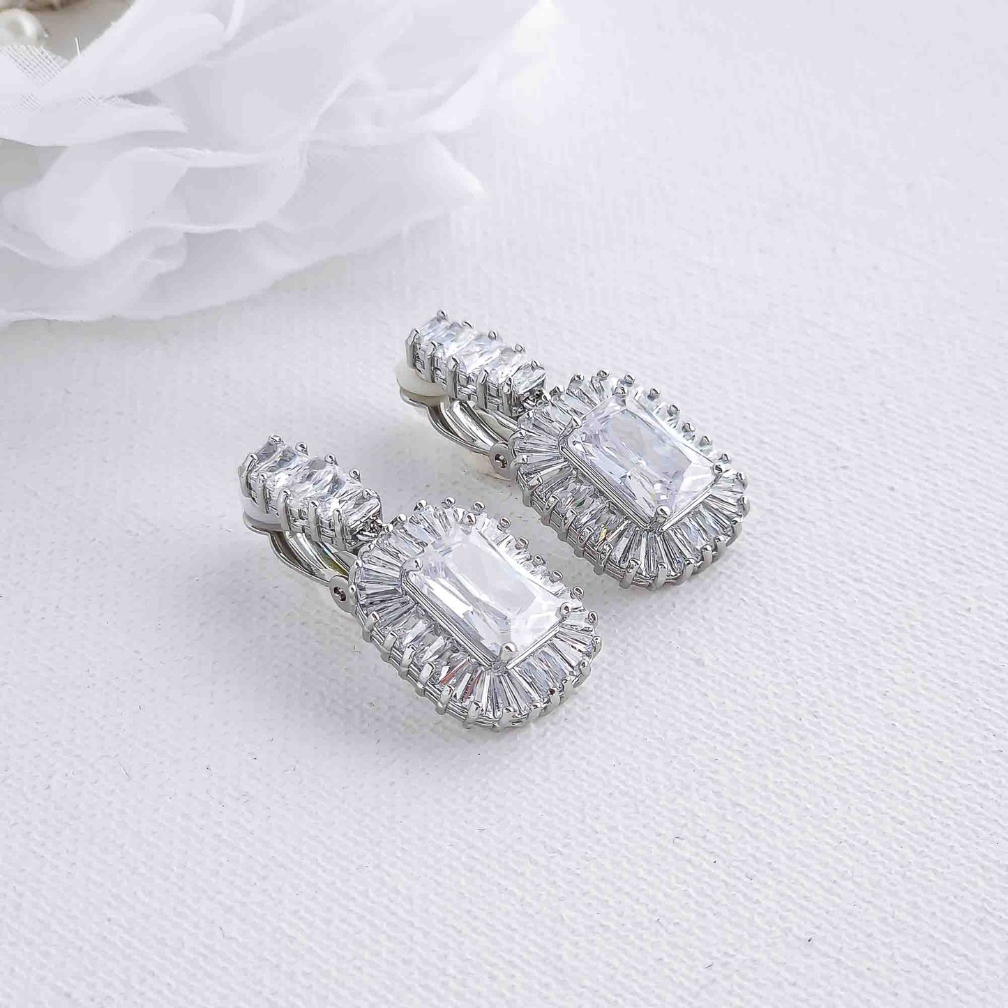 Vintage Clip On Earrings-Dorothy