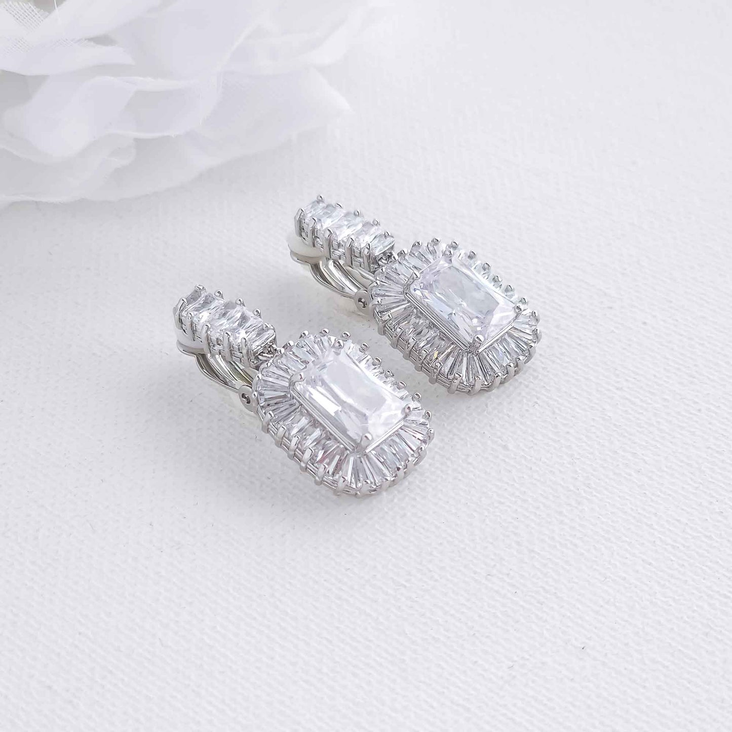 Vintage Clip On Earrings-Dorothy