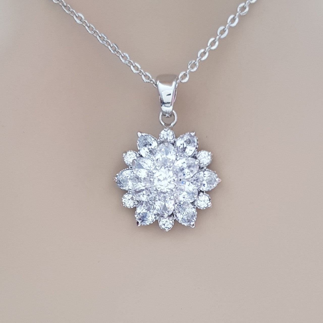 Flower Pendant Necklace in Silver-Floret