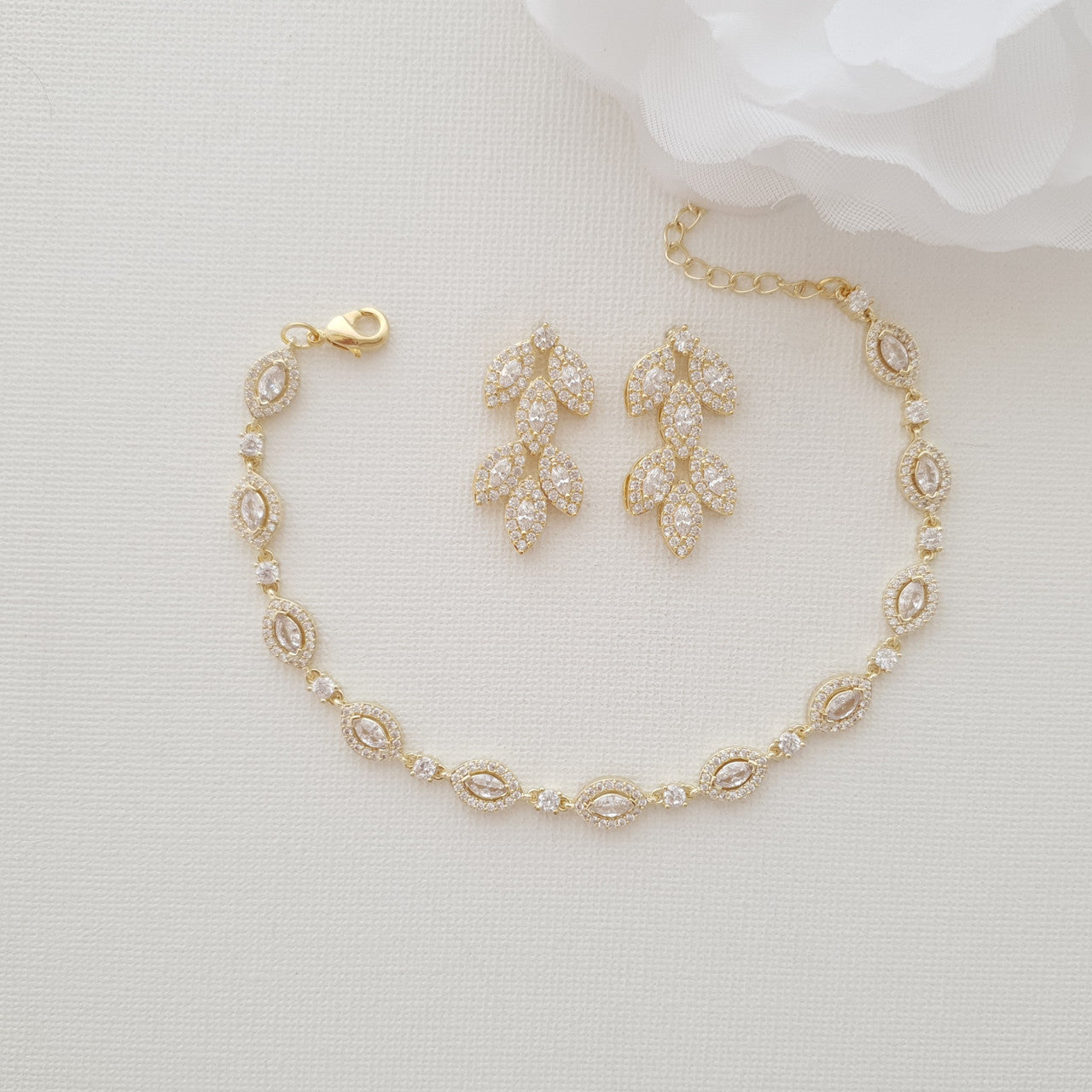 Lovely Gold Jewellery Set With Drop Stud Earrings Bracelet for