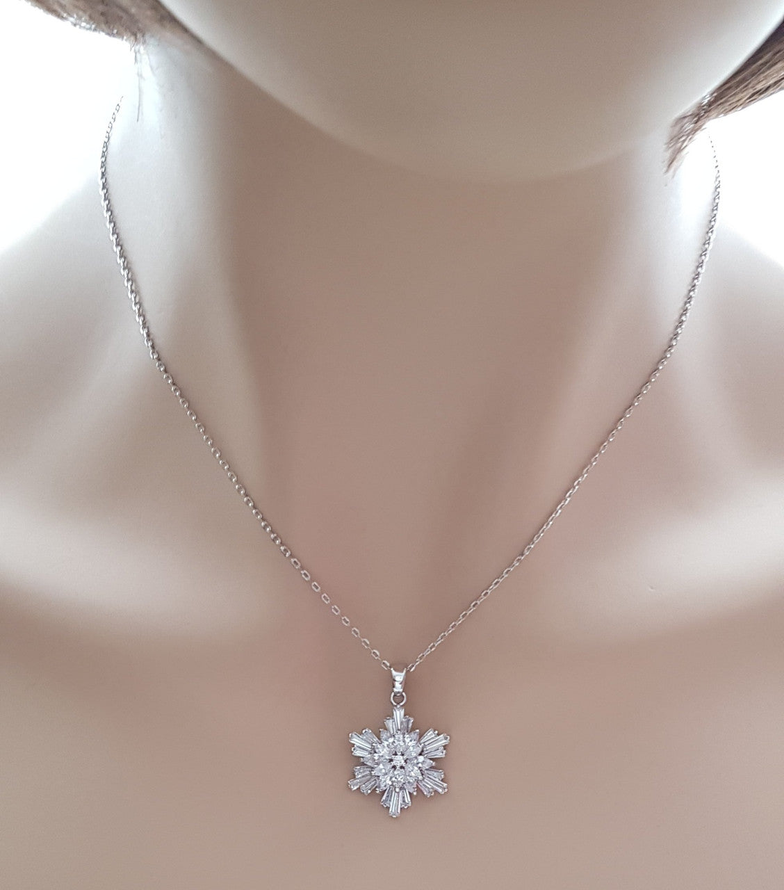 Snowflake Necklace- Flocke