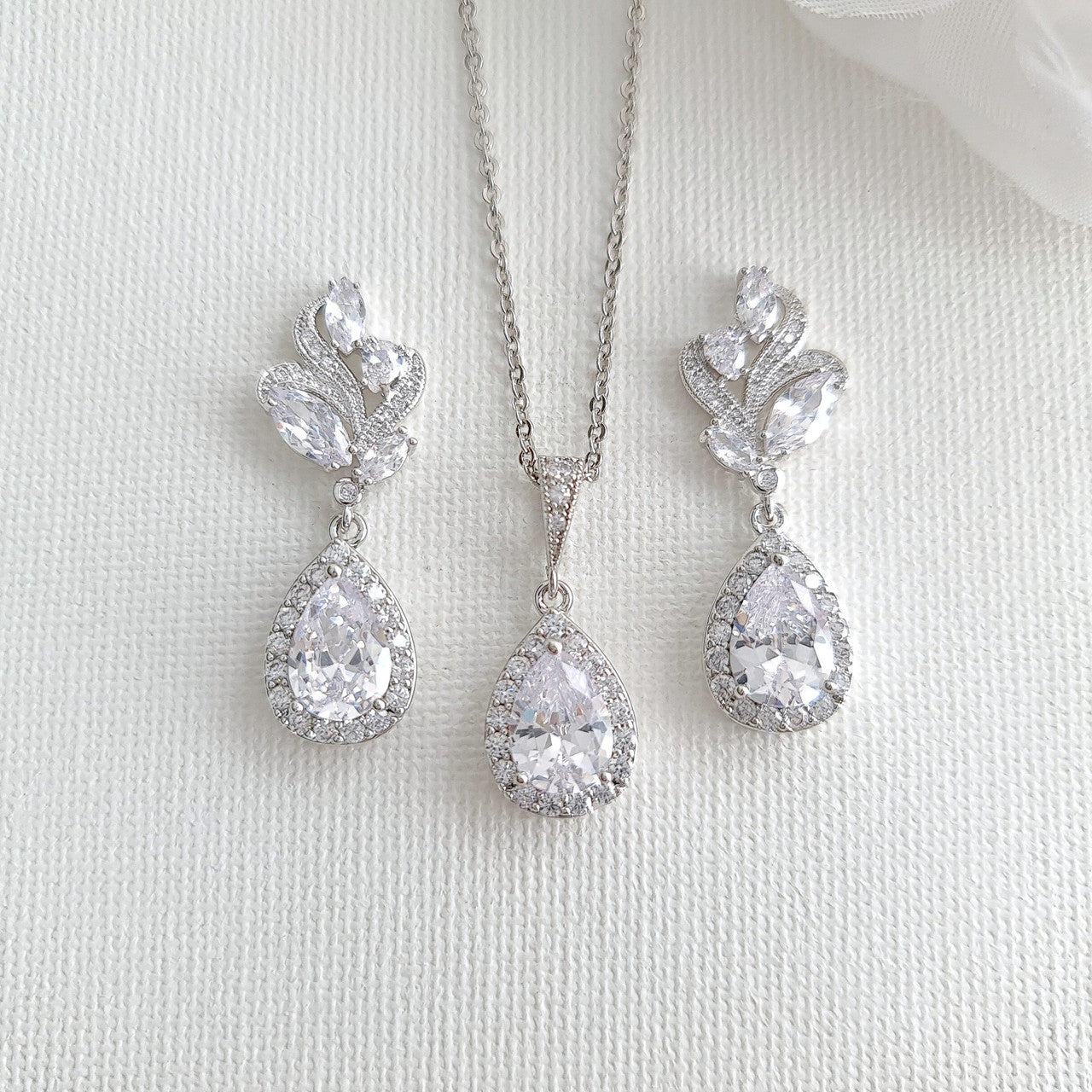 Gold Earrings and Necklace Set For Wedding-Wavy