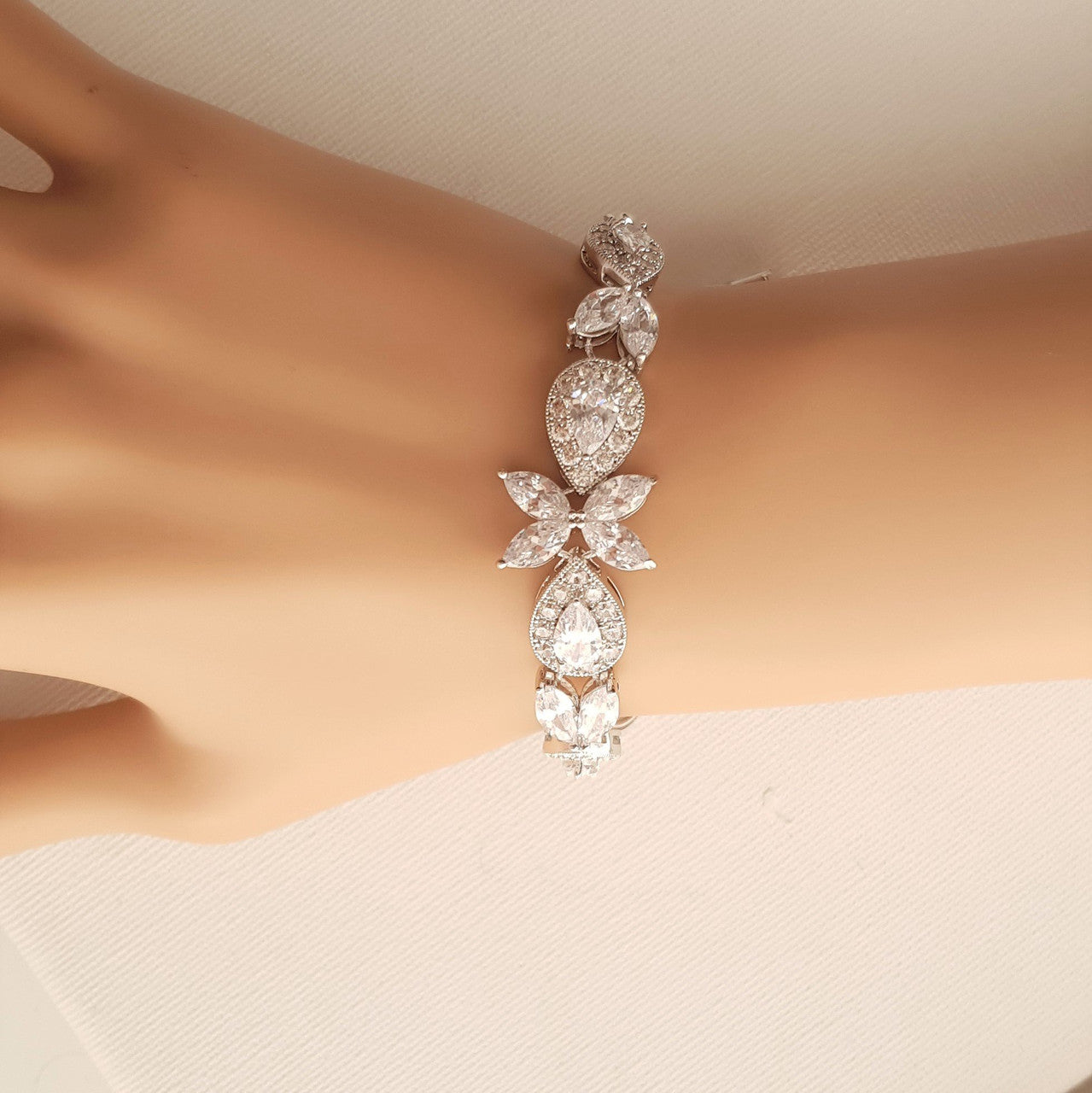 Flower & Teardrop Bridal Bracelet-Anemone