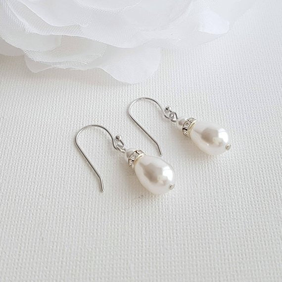 Simple Pearl Dangle Earrings: The Perfect Accessory for Brides-June