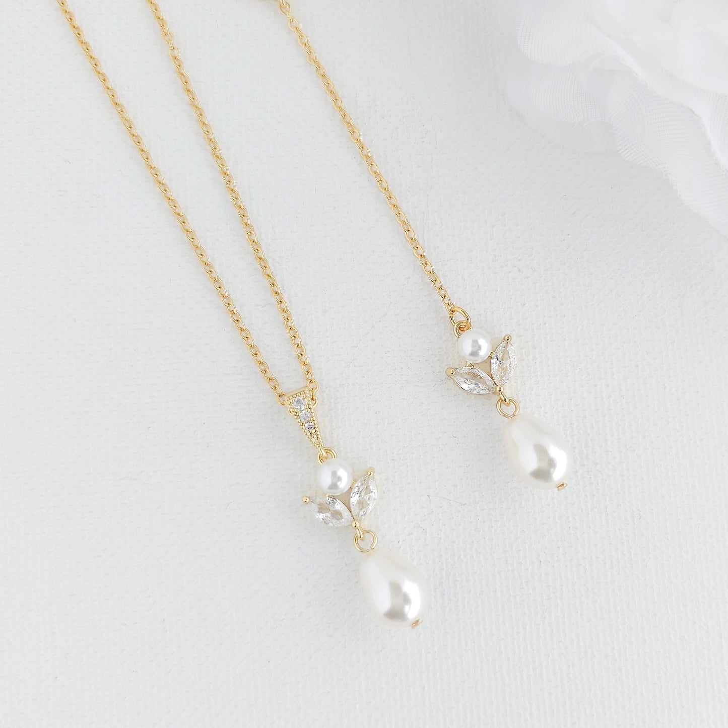 Simple Wedding Pearl Pendant Necklace with Backdrop in Gold-Leila