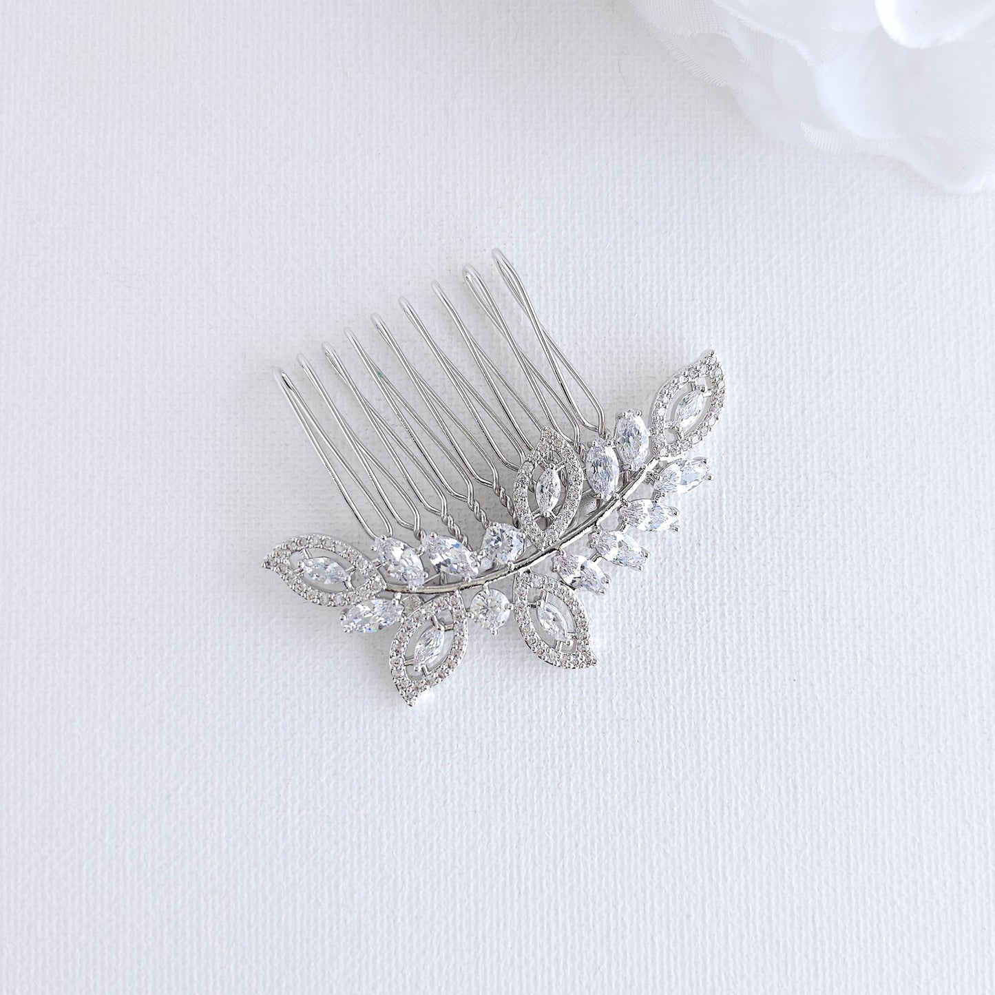 Gold Leaf Hair Comb: Modern Design for a Timeless Classic Bridal Look– Kerry