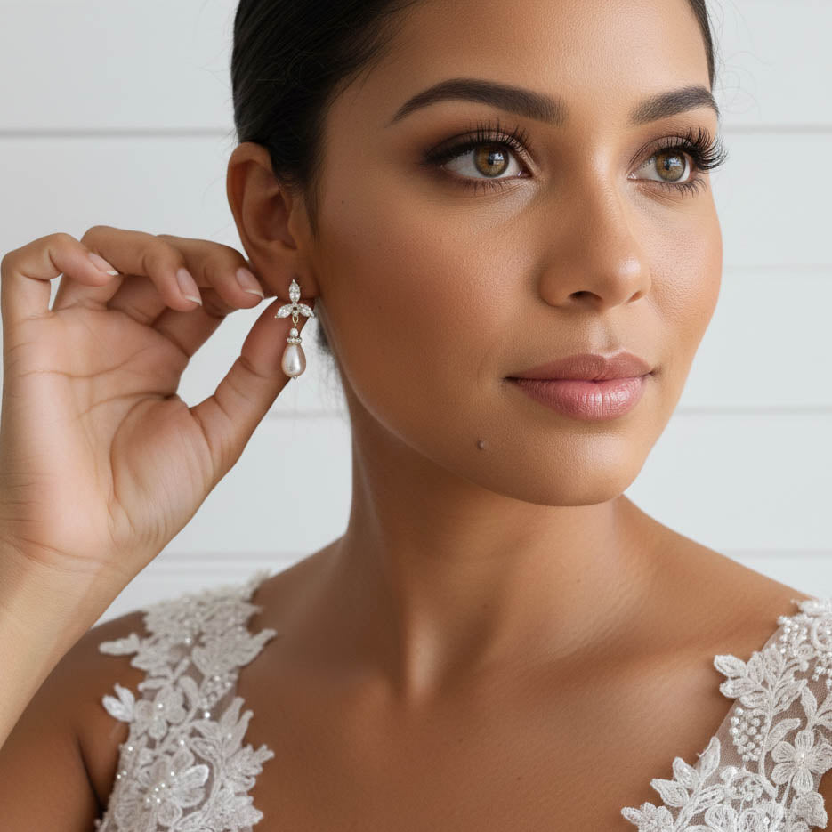 Floral Pearl Jewellery Set: Elegant Teardrop Necklace and Earrings for Weddings & Occasions- Flora