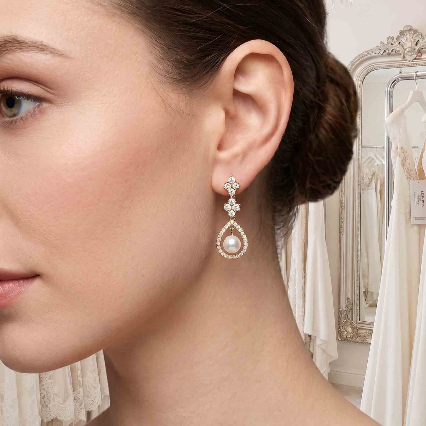 Vintage Teardrop Pearl Bridal Earrings in Gold - Lea