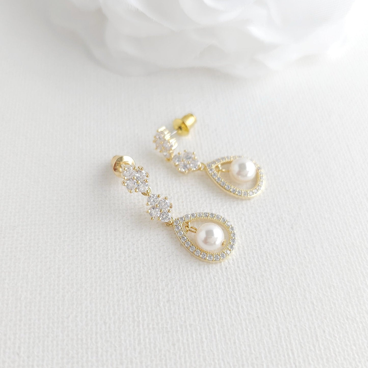 Vintage Teardrop Pearl Bridal Earrings in Gold - Lea