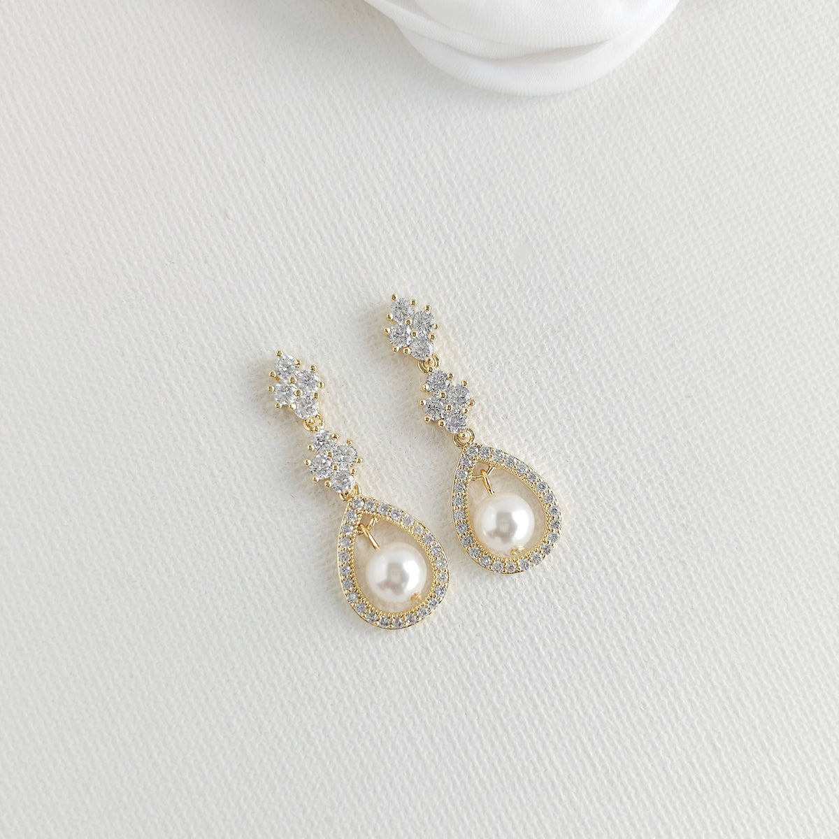 Vintage Teardrop Pearl Bridal Earrings in Gold - Lea