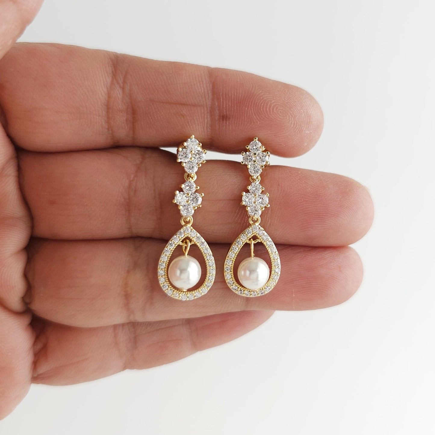 Vintage Teardrop Pearl Bridal Earrings in Gold - Lea