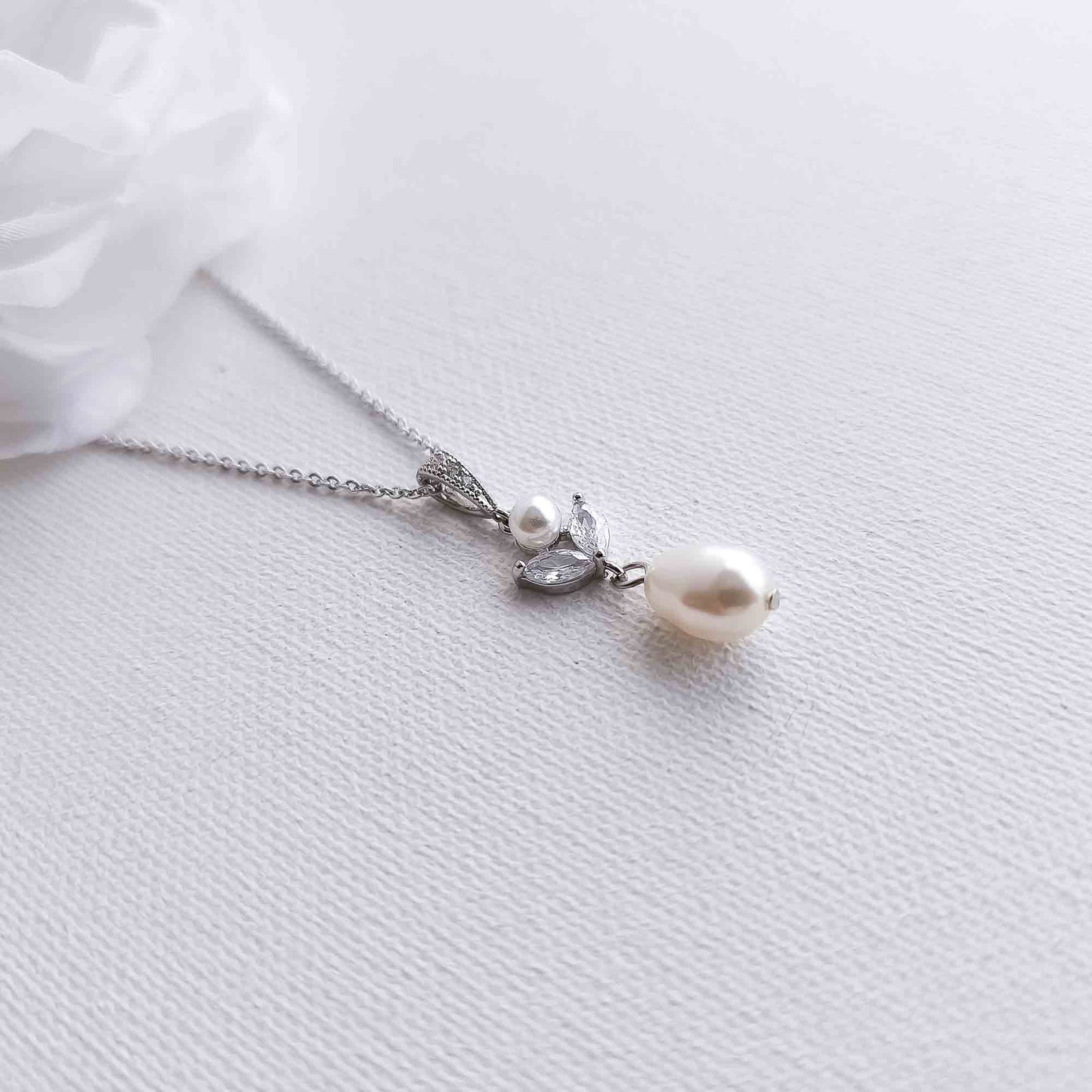 Gold Teardrop Pearl Pendant Necklace - Leila