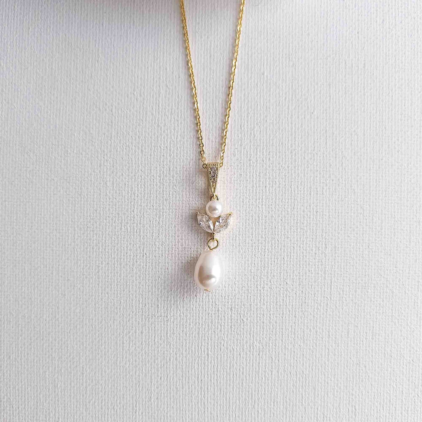 Gold Teardrop Pearl Pendant Necklace - Leila