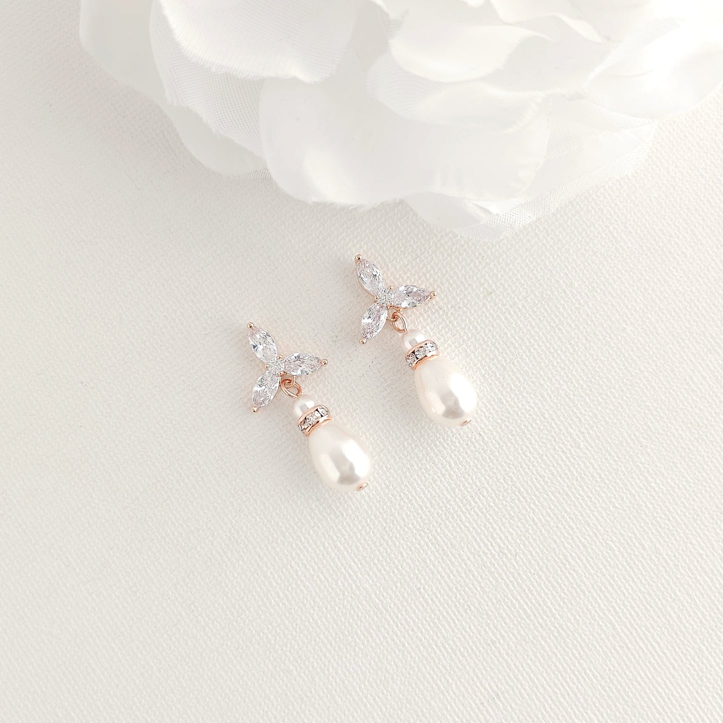 Gold Pearl Wedding Earrings: A Timeless Accessory for the Modern Bride- Flora