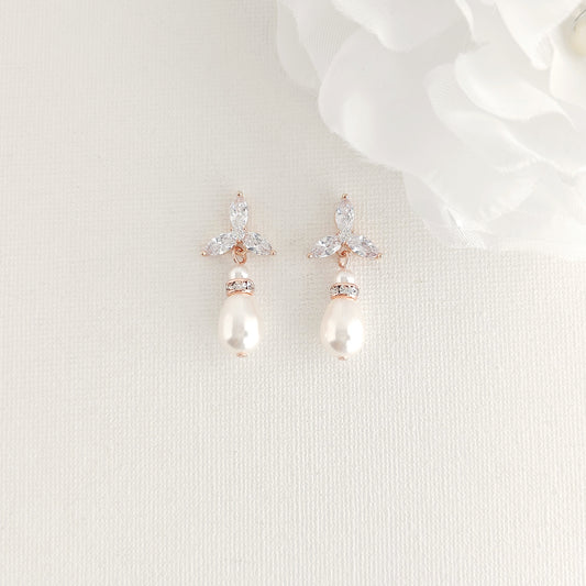 Rose Gold Flower Pearl Earrings: Simple Elegance for a Bridal Look- Flora