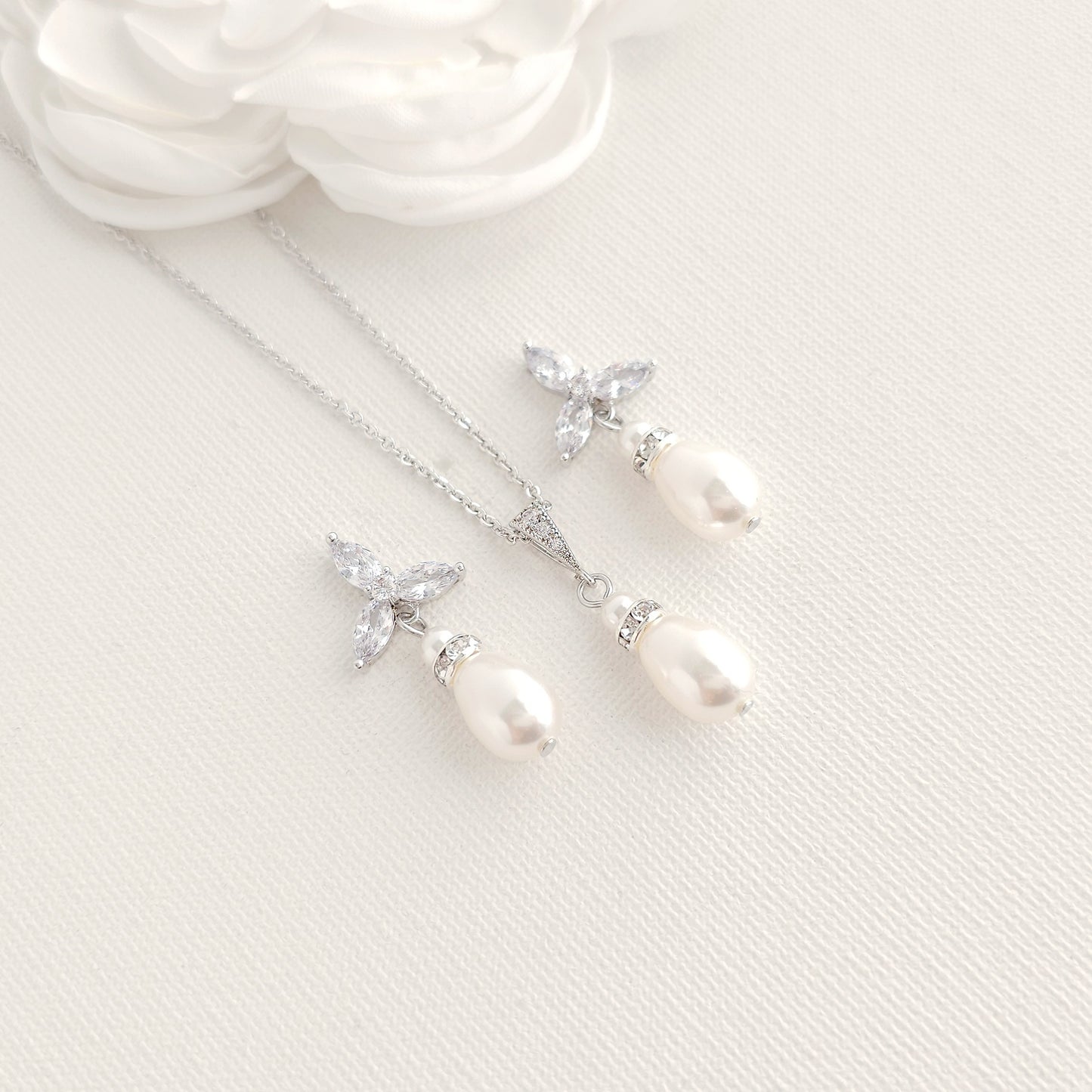 Floral Pearl Jewellery Set: Elegant Teardrop Necklace and Earrings for Weddings & Occasions- Flora