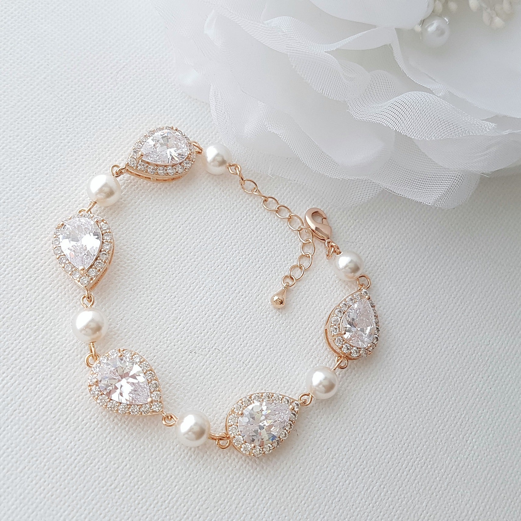 14K Gold Freshwater Pearls Adjustable Bracelet - Unica Design – Ann Saint  James
