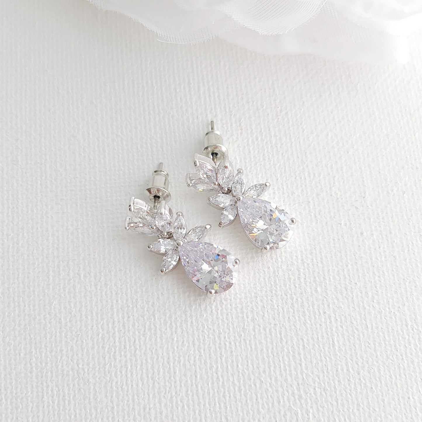 Simple Leaf Bridal Earrings and Necklace Set with Short Backdrop-Stella