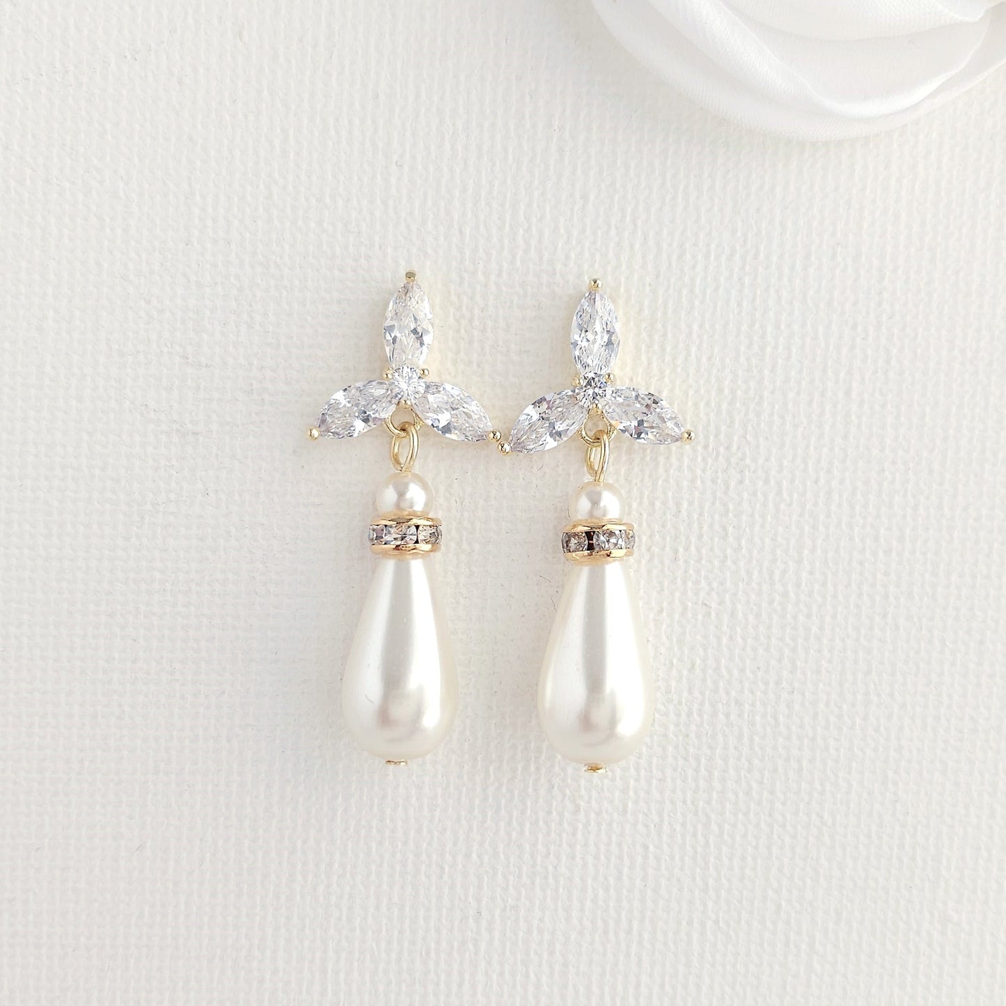 Flower Pearl Earrings for Brides- Flora
