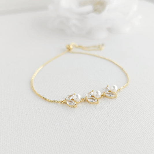 Sliding Gold Bracelet With Pearls-Liela