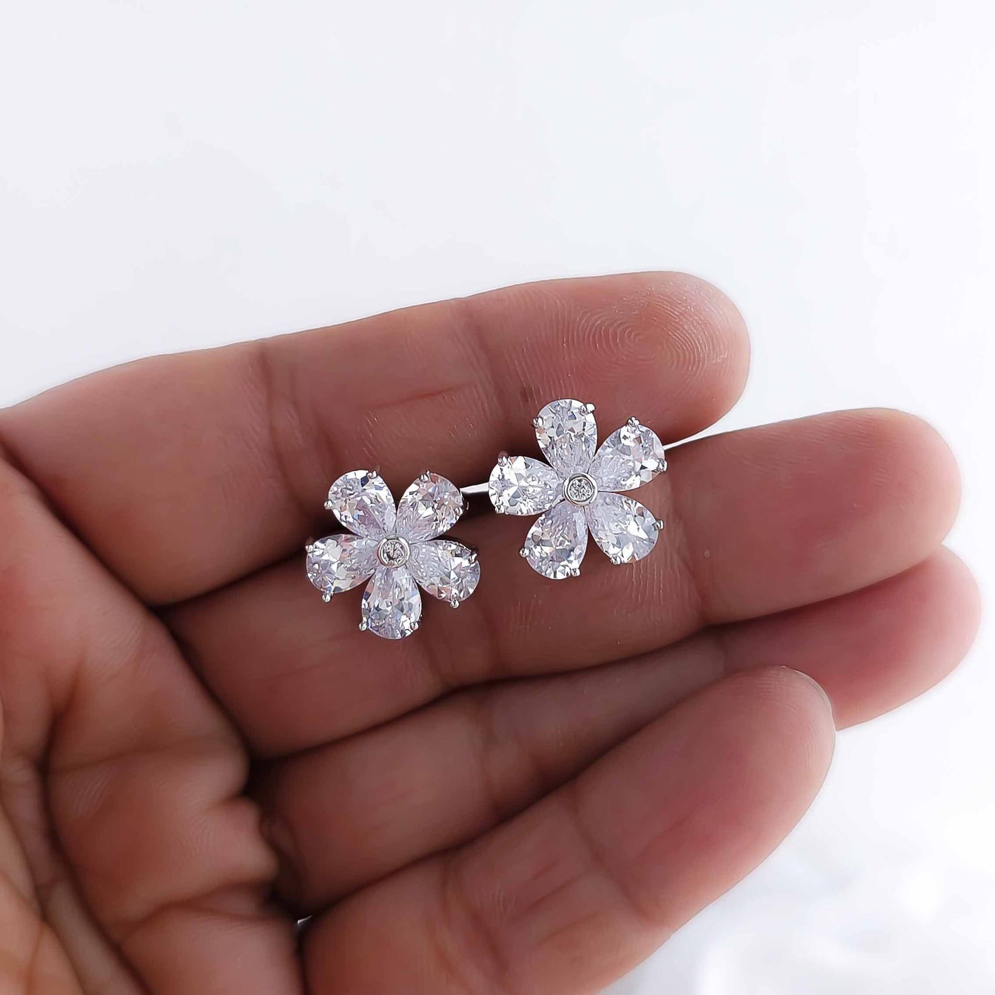 Flower Stud Earrings and Bracelet Set-Abelia