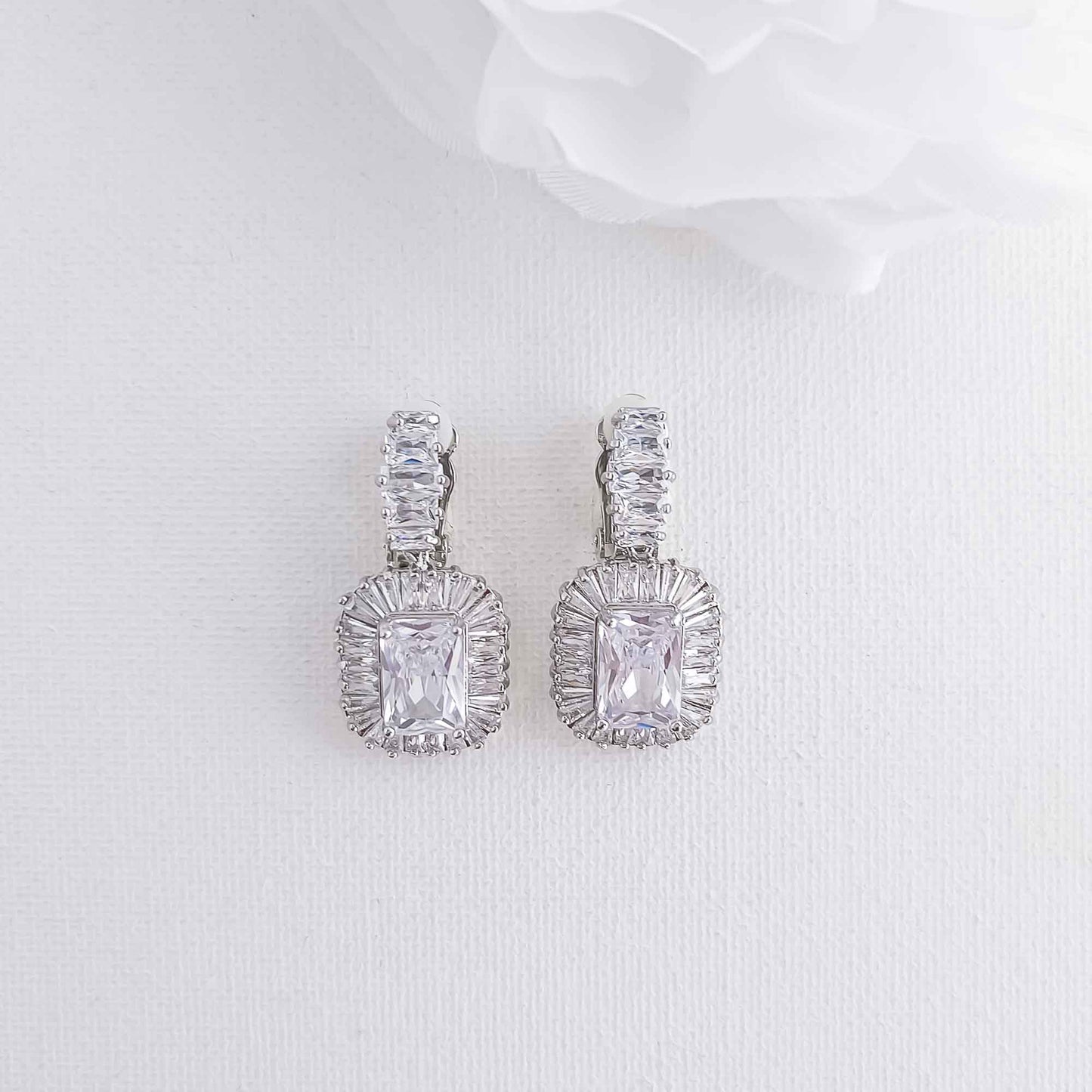 Vintage Clip On Earrings-Dorothy