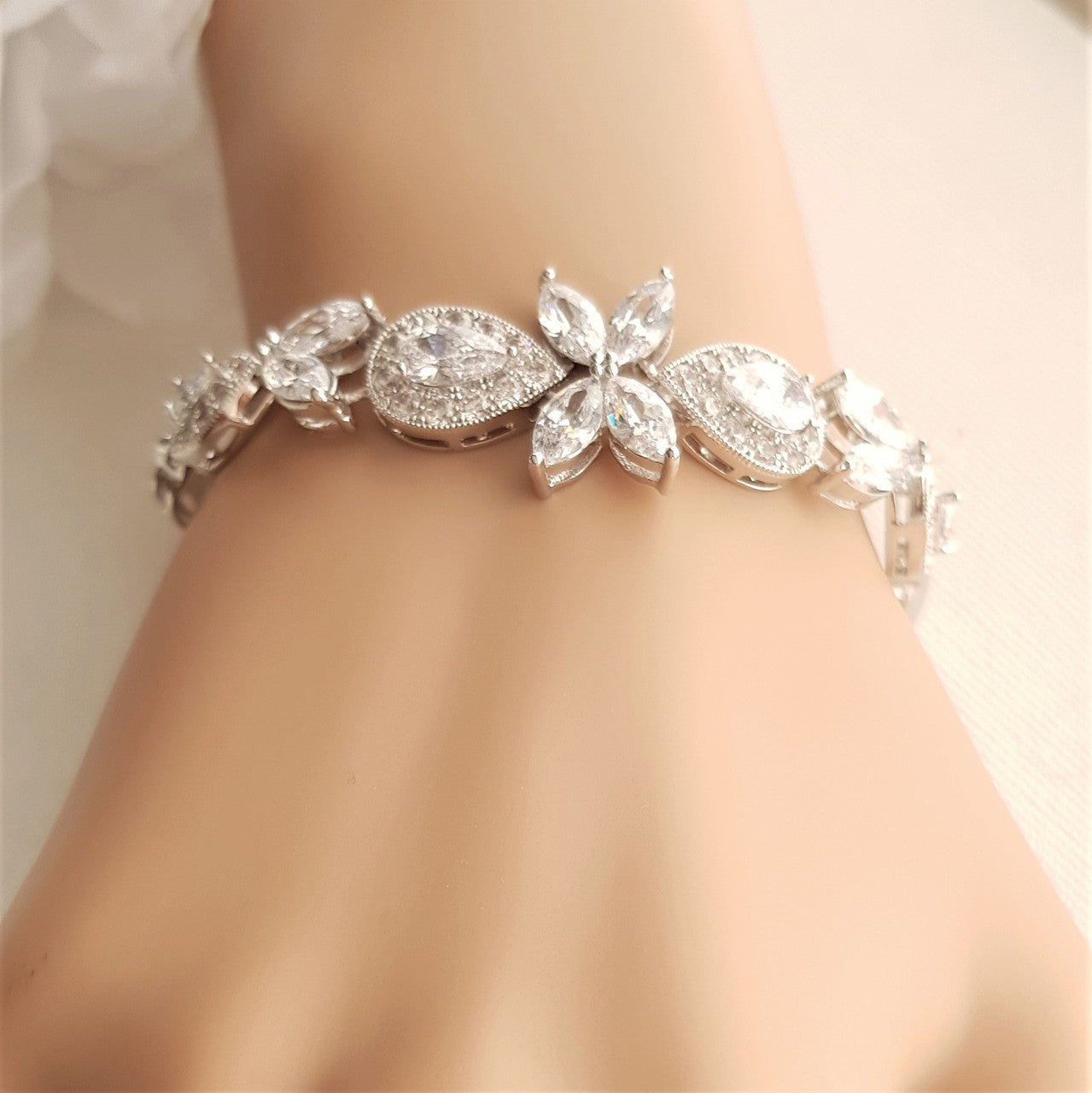 Flower & Teardrop Bridal Bracelet-Anemone
