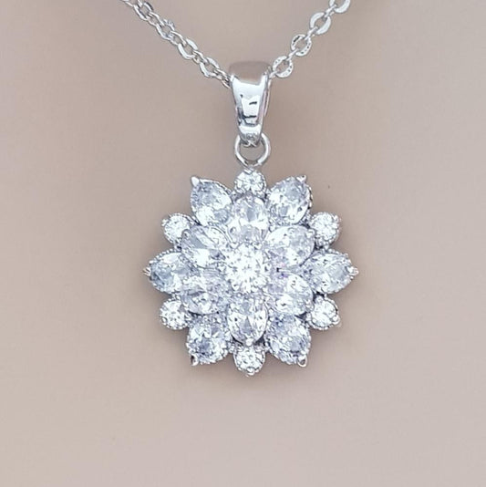 Flower Pendant Necklace in Silver-Floret