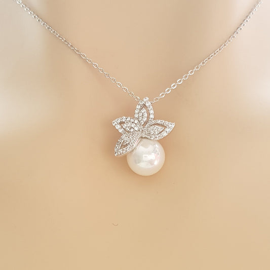 Leaf Necklace With Pearl-Ann