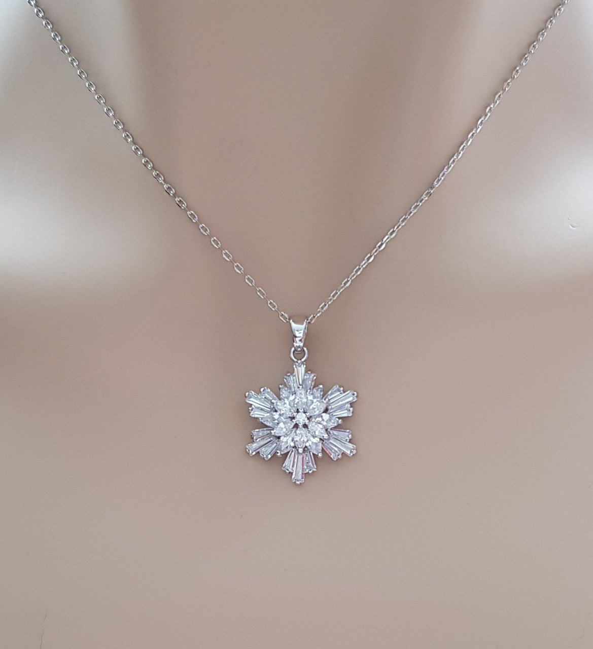 Snowflake Necklace- Flocke