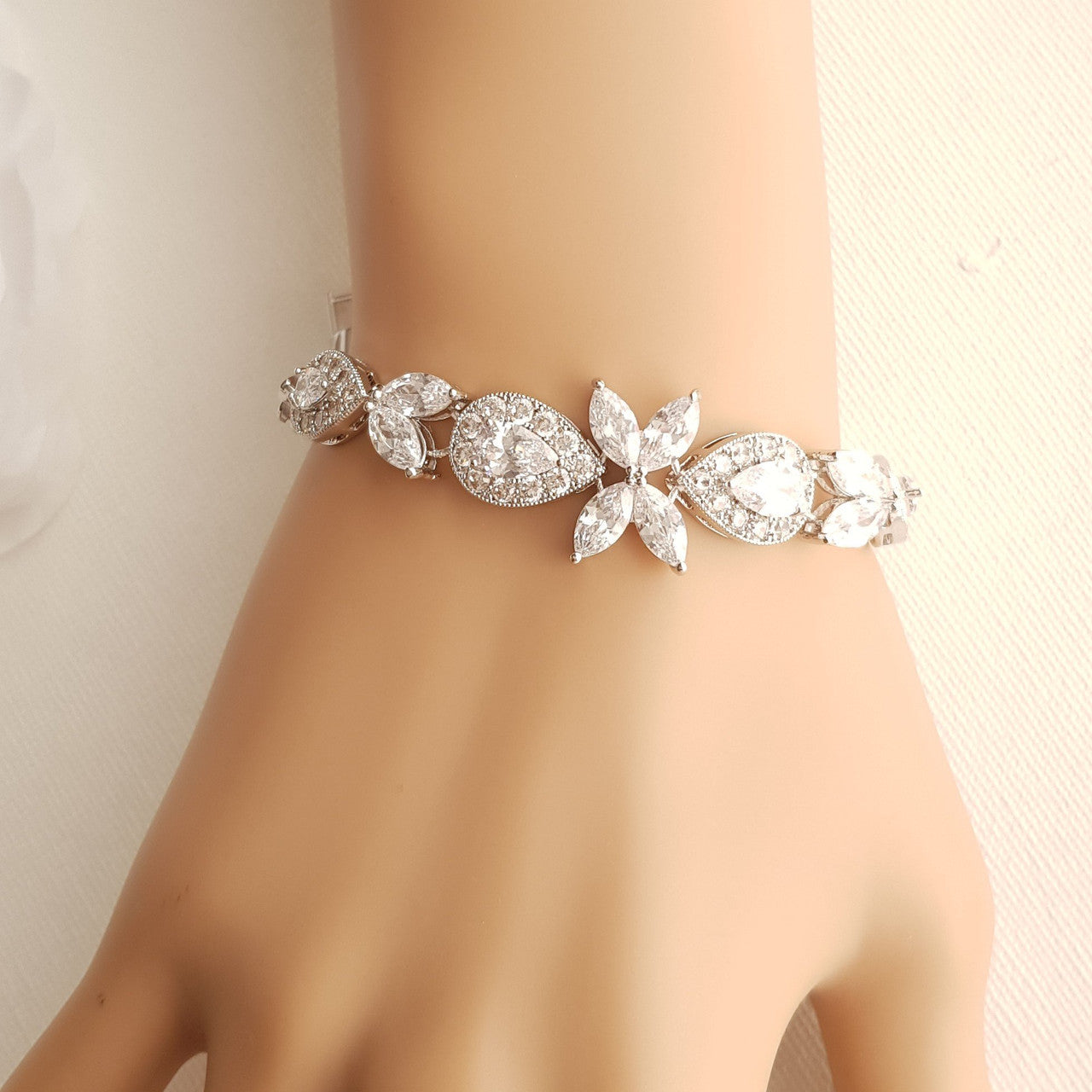 Flower & Teardrop Bridal Bracelet-Anemone
